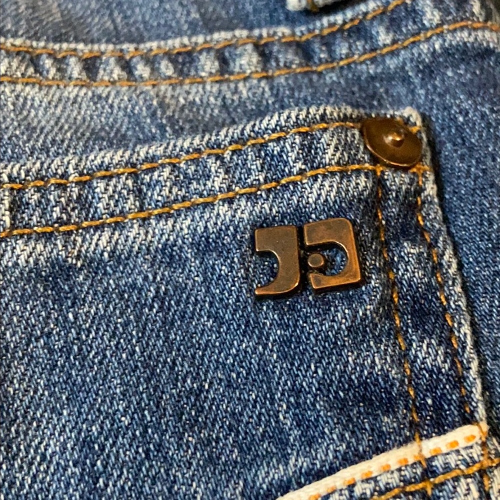 Joes Jeans size 26. Fit Honey.